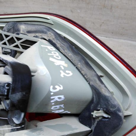 fonar-zadnii-pravyi-v-krysku-bagaznika-renault-fluence-i-art-101596-big-2