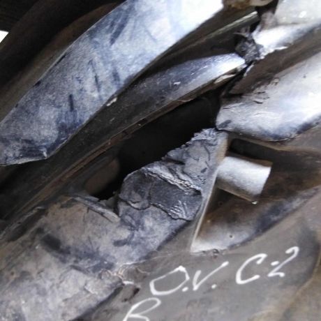 fara-peredniaia-pravaia-opel-vectra-c-dorestailing-defekt-art-101922-big-1