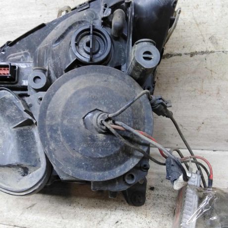 fara-peredniaia-pravaia-opel-vectra-c-dorestailing-defekt-art-101922-big-2