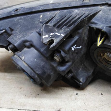 fara-peredniaia-levaia-mazda-3-bk-defekty-sedan-art-102110-big-9