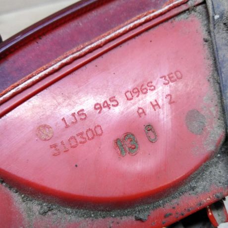 fonar-zadnii-pravyi-volkswagen-bora-volkswagen-jetta-4-art-102488-big-1