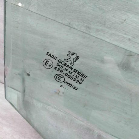 steklo-dveri-perednee-pravoe-peugeot-308-i-art-102516-big-1