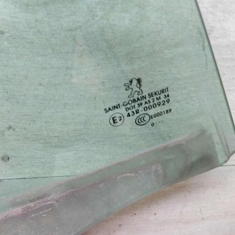 steklo-dveri-zadnee-pravoe-peugeot-308-i-art-102571-big-3