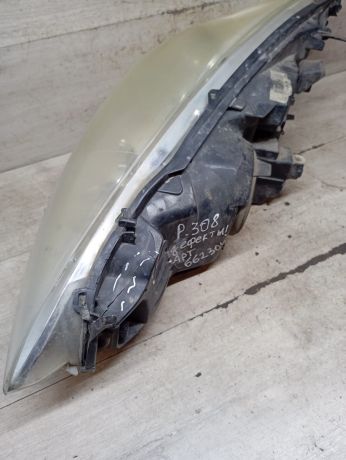 fara-peredniaia-pravaia-peugeot-308-i-defekty-na-foto-16i-2010gv-peugeot-308-i-art-102812-big-3