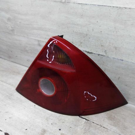 fonar-zadnii-pravyi-ford-mondeo-3-defekty-na-foto-25i-2004gv-ford-mondeo-iii-sedan-art-103060-big-8