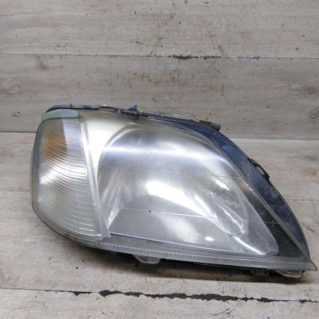 fara-peredniaia-pravaia-renault-logan-i-art-103390-big-0