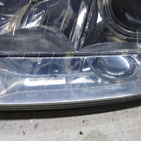 fara-peredniaia-levaia-audi-a6-c5-rest-art-104120-big-1