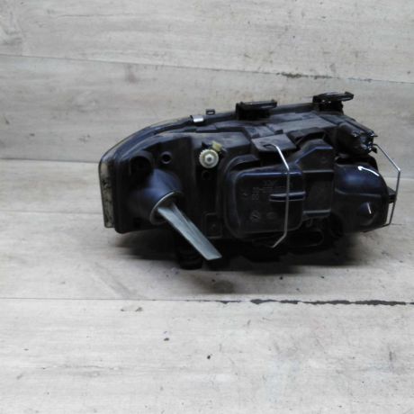 fara-peredniaia-levaia-audi-a6-c5-rest-art-104120-big-8