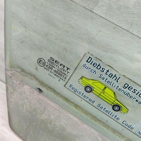 steklo-dveri-perednee-pravoe-seat-cordoba-ii-art-104236-big-2