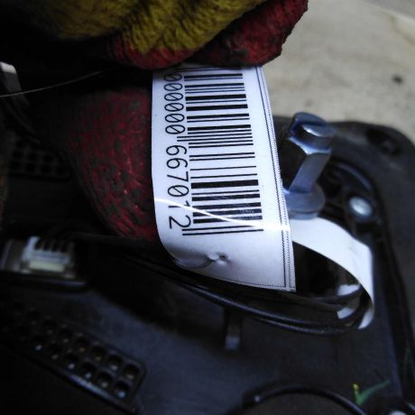 fonar-zadnii-levyi-volkswagen-jetta-vi-defekt-na-foto-mikrotreshhina-16i-2016gv-volkswagen-jetta-6-ekspluataciia-avtomobilia-pered-razborom-105000km-art-105232-big-6