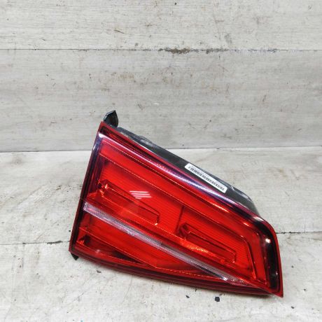 fonar-zadnii-levyi-volkswagen-jetta-vi-defekt-na-foto-mikrotreshhina-16i-2016gv-volkswagen-jetta-6-ekspluataciia-avtomobilia-pered-razborom-105000km-art-105232-big-0