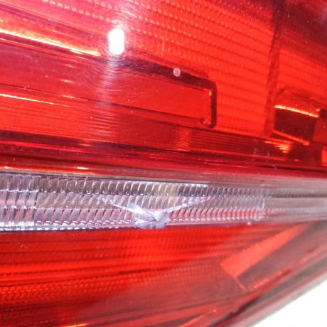 fonar-zadnii-levyi-volkswagen-jetta-vi-defekt-na-foto-mikrotreshhina-16i-2016gv-volkswagen-jetta-6-ekspluataciia-avtomobilia-pered-razborom-105000km-art-105232-big-5