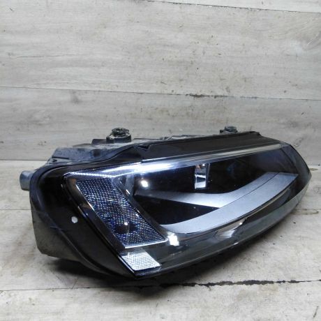 fara-peredniaia-pravaia-volkswagen-jetta-vi-pg-art-105339-big-7