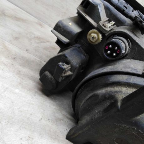 fara-peredniaia-levaia-audi-100-c4-defekt-art-105446-big-6