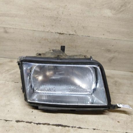 fara-peredniaia-pravaia-audi-100-c4-defekt-kronsteinov-art-105481-big-3