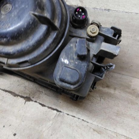 fara-peredniaia-pravaia-audi-100-c4-defekt-kronsteinov-art-105481-big-6