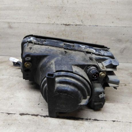 fara-peredniaia-pravaia-audi-100-c4-defekt-kronsteinov-art-105481-big-8