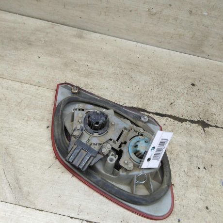 fonar-zadnii-levyi-mercedes-e-klass-w210-art-106069-big-3