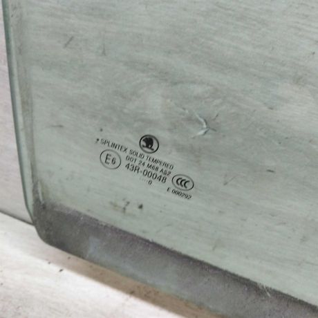 steklo-dveri-zadnee-pravoe-skoda-octavia-a5-art-106201-big-2