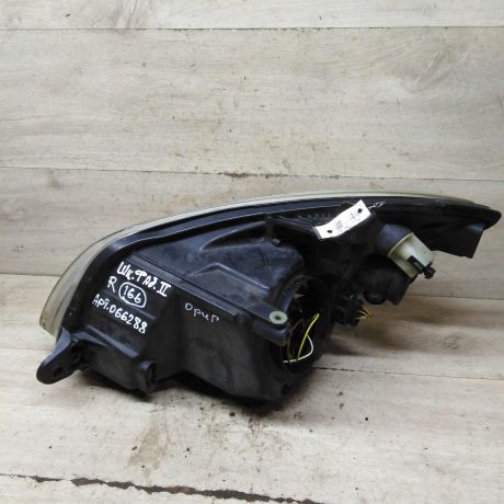 fara-peredniaia-pravaia-skoda-fabia-ii-do-rest-art-106815-big-2