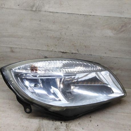 fara-peredniaia-pravaia-skoda-fabia-ii-do-rest-art-106815-big-3