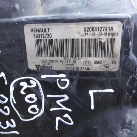 fara-peredniaia-pravaia-renault-megane-ii-restailing-art-106844-big-1