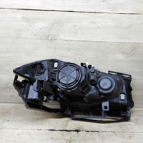 fara-peredniaia-pravaia-renault-megane-ii-restailing-art-106844-big-4