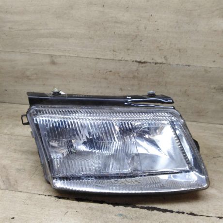 fara-peredniaia-pravaia-volkswagen-passat-b5-defekt-art-107107-big-0