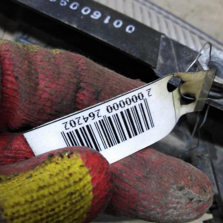 fara-peredniaia-pravaia-volkswagen-passat-b5-defekt-art-107107-big-2