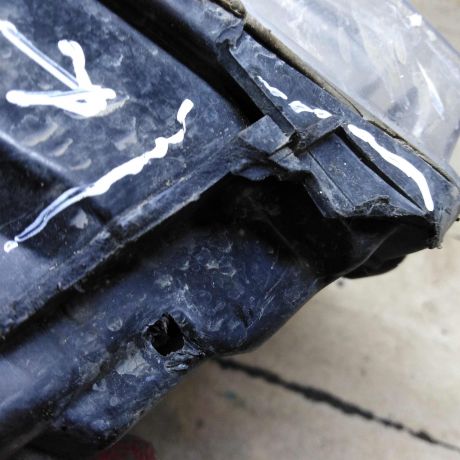 fara-peredniaia-pravaia-volkswagen-passat-b5-defekt-art-107107-big-1