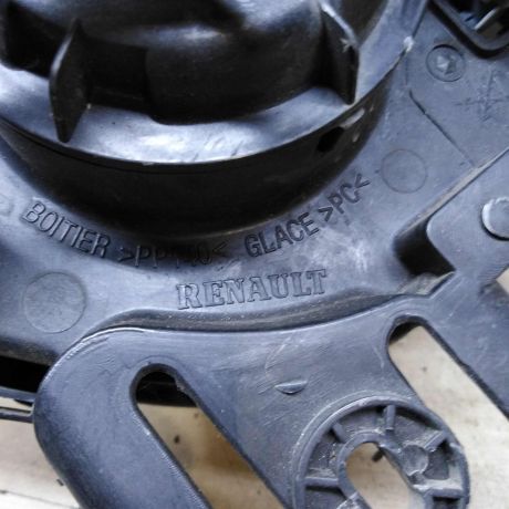 fara-peredniaia-levaia-renault-scenic-i-art-107399-big-4