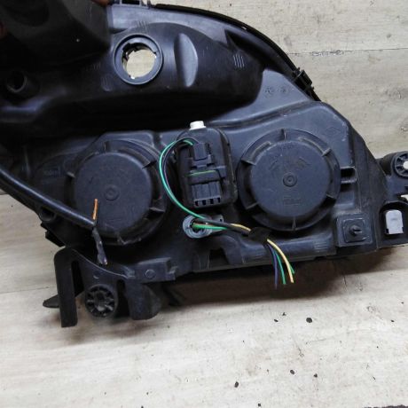 fara-peredniaia-levaia-renault-scenic-i-art-107399-big-2