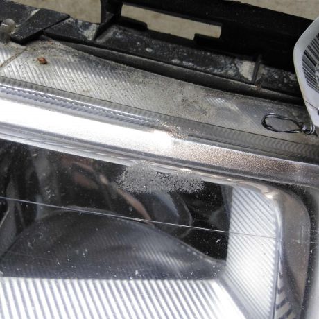 fara-peredniaia-pravaia-renault-megane-ii-defekt-art-107448-big-4