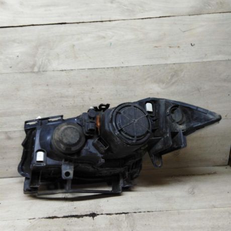 fara-peredniaia-pravaia-renault-megane-ii-defekt-art-107448-big-7