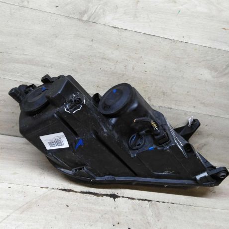 fara-peredniaia-levaia-volkswagen-tiguan-i-defekt-art-107505-big-1