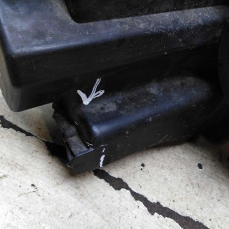 fara-peredniaia-levaia-volkswagen-tiguan-i-defekt-art-107505-big-4