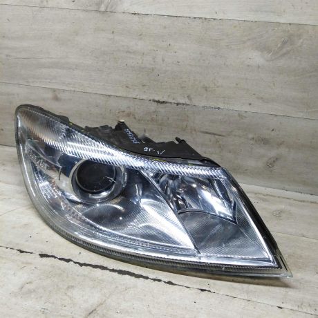 fara-peredniaia-pravaia-skoda-octavia-a5-rest-art-107530-big-0