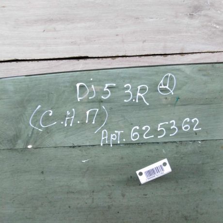 steklo-dveri-zadnee-pravoe-volkswagen-jetta-5-art-107559-big-1