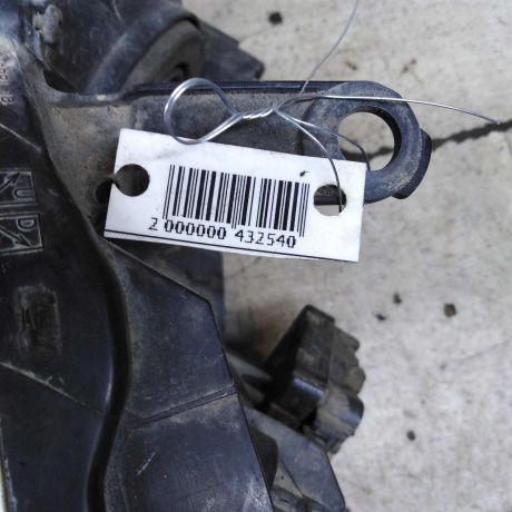 fara-peredniaia-levaia-toyota-corolla-x-e140-e150-defekt-art-107774-big-8