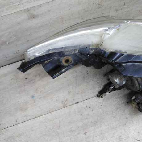 fara-peredniaia-levaia-toyota-corolla-x-e140-e150-defekt-art-107774-big-2