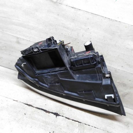 fara-peredniaia-levaia-audi-a4-b6-art-107897-big-3