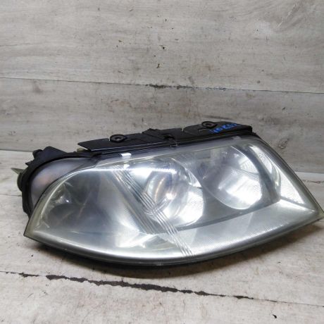 fara-peredniaia-pravaia-volkswagen-passat-b5-gp-art-107952-big-1