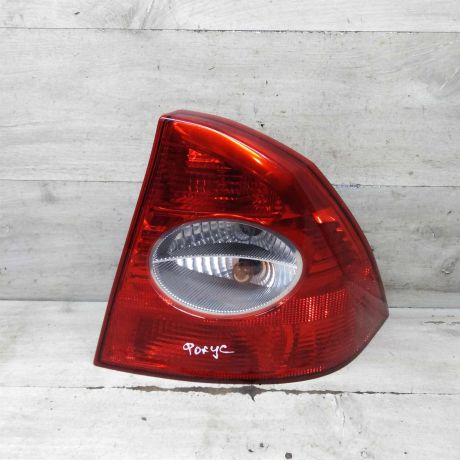 fonar-zadnii-pravyi-ford-focus-2-art-107984-big-0
