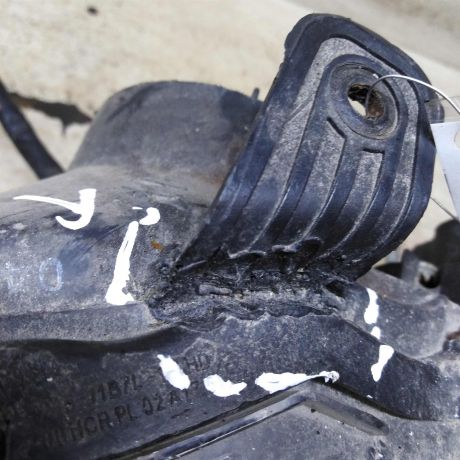 fara-peredniaia-levaia-nissan-almera-classic-defekty-art-108429-big-2