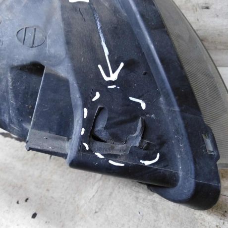 fara-peredniaia-levaia-nissan-almera-classic-defekty-art-108429-big-9