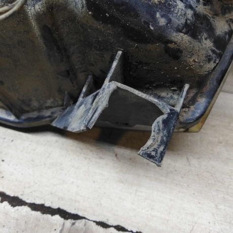 fara-peredniaia-pravaia-renault-logan-i-restailing-art-108430-big-2