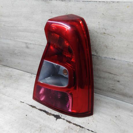 fonar-zadnii-pravyi-defekt-renault-logan-i-art-108898-big-0