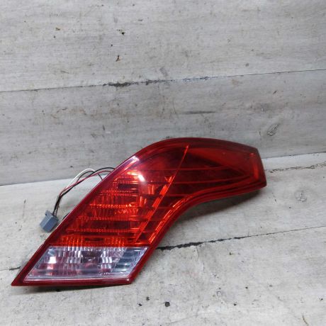 fonar-zadnii-pravyi-kryski-bagaznika-ford-focus-2-kabriolet-art-109391-big-1