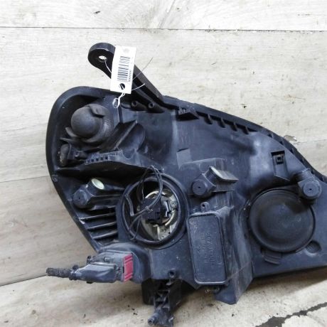 fara-peredniaia-pravaia-opel-zafira-b-defekt-kronstein-art-109856-big-4