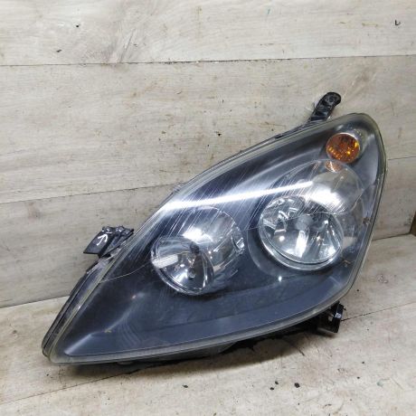 fara-peredniaia-pravaia-opel-zafira-b-defekt-kronstein-art-109856-big-0